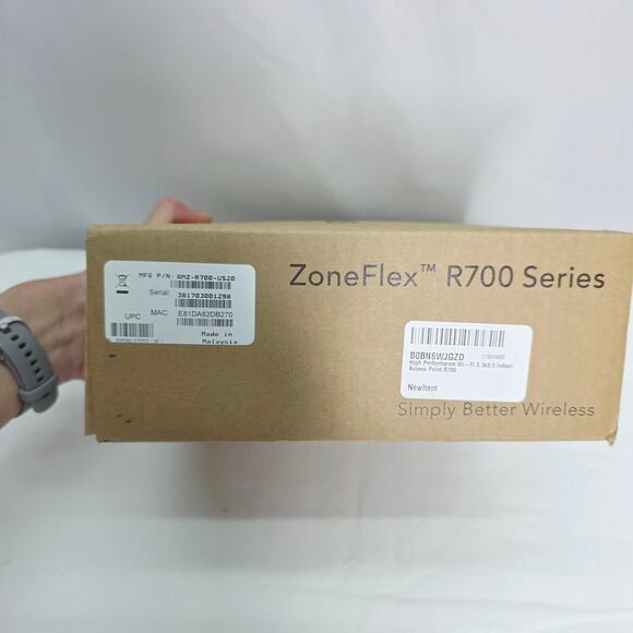 Ruckus ZoneFlex R700 Dual Band Wireless Access Point AMZ-R700-US20 - Picture 9 of 12